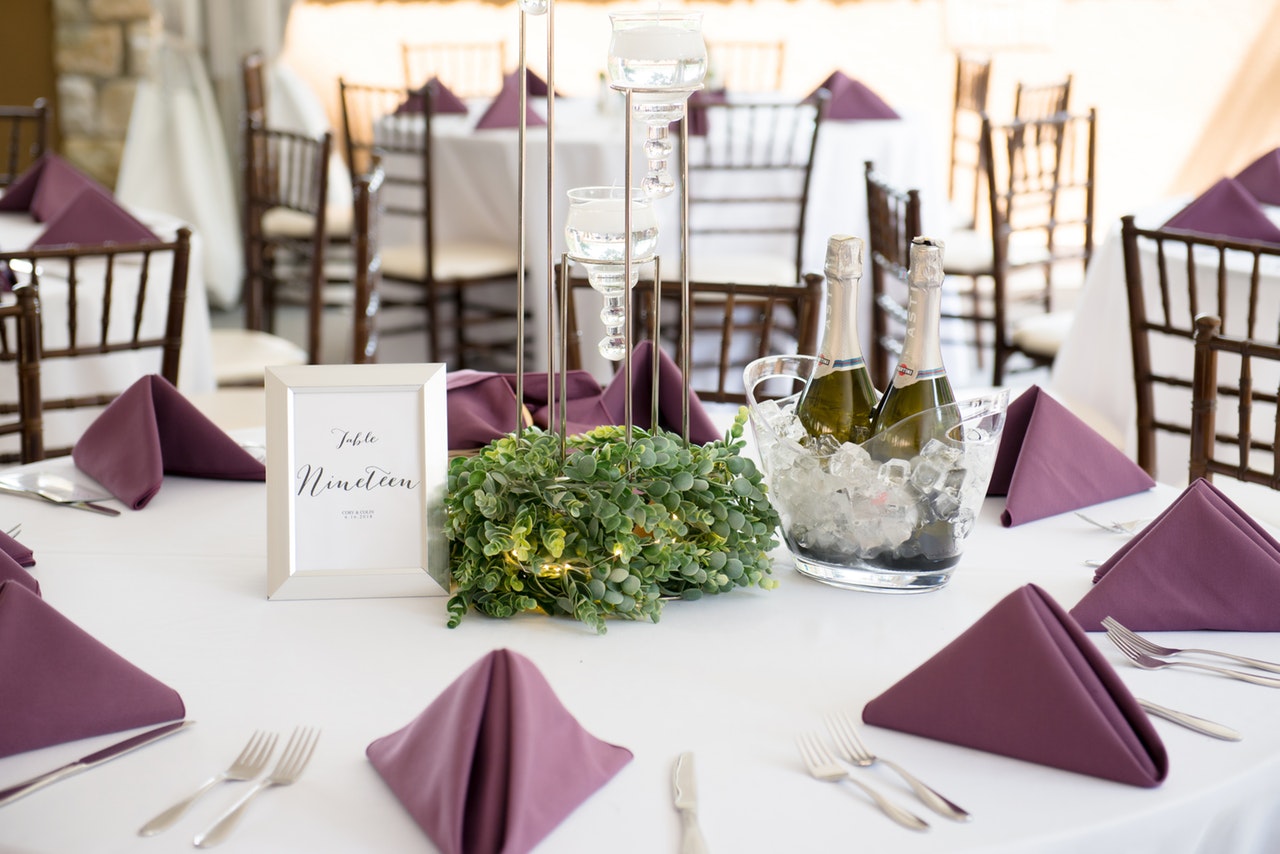 Restaurant Tablecloths & Napkins