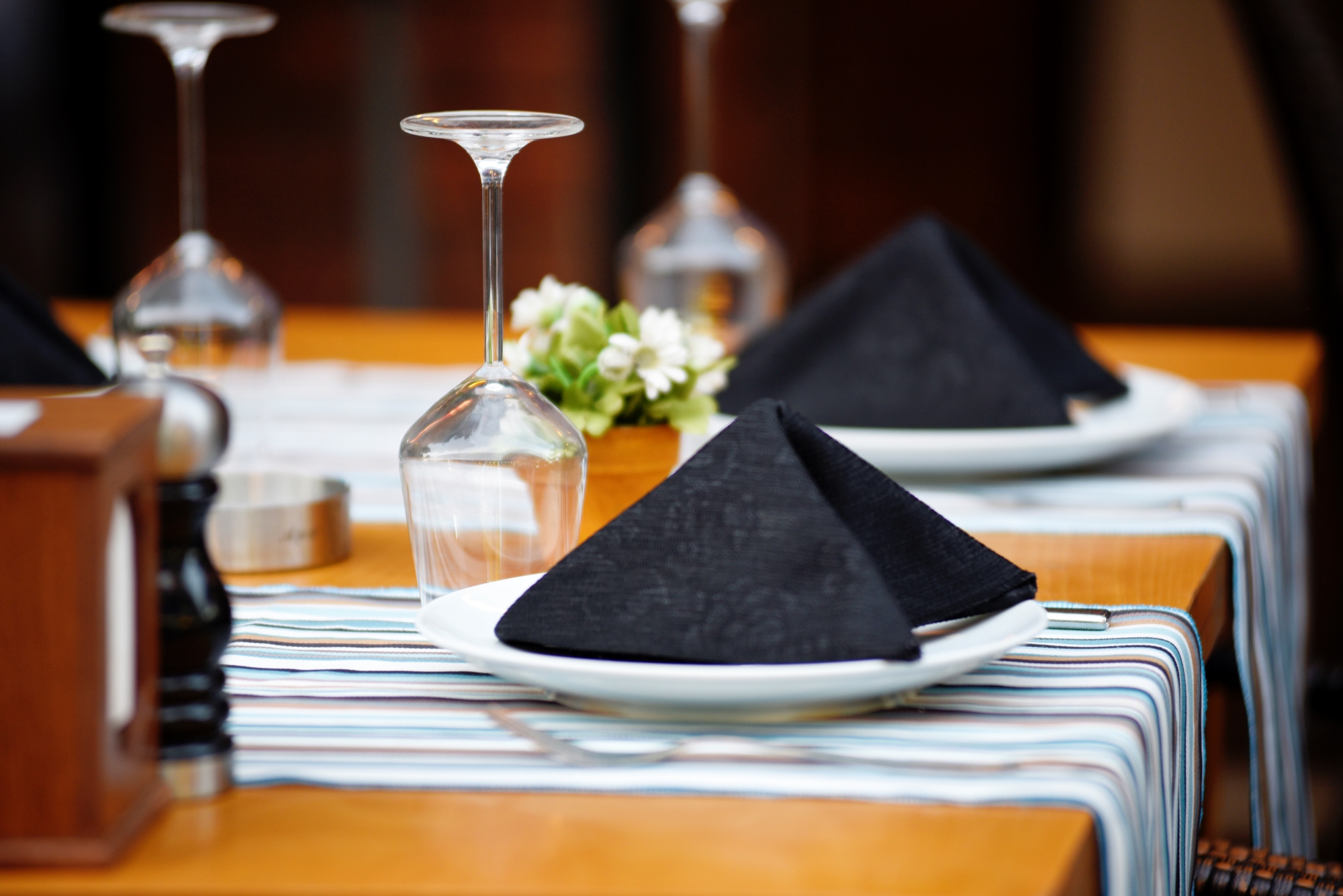 Enhancing the Dining Experience with Quality Restaurant Linen
