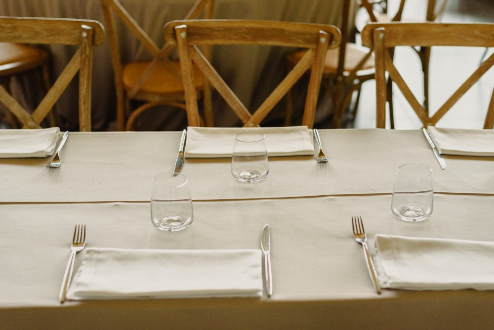 How Professional Linen Services Improve Restaurant Efficiency 